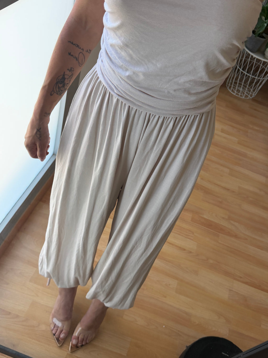 MONO JAZMIN
